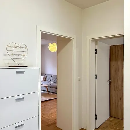 Central Charm Residency Apartman *